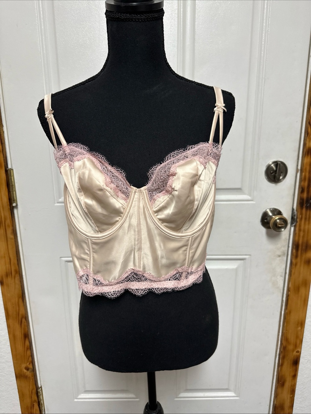 Victoria's Secret Women Elegant Satin Lace Trim Cropped Bra Corset Cream & Pink